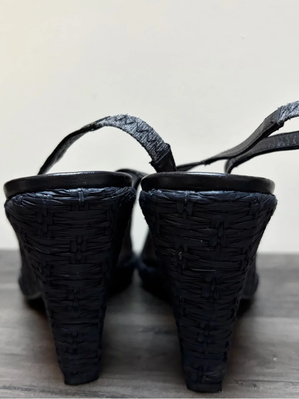 Donald Pliner Black Mesh Raffia Slingback Wedge Heel Sandals Leather Spain Sz 9